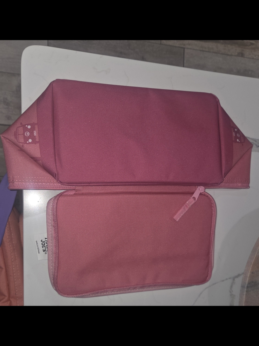 2025 Trader Joe's Mini Insulated Cooler Tote Bag - Pink New With Tag - Picture 3 of 6